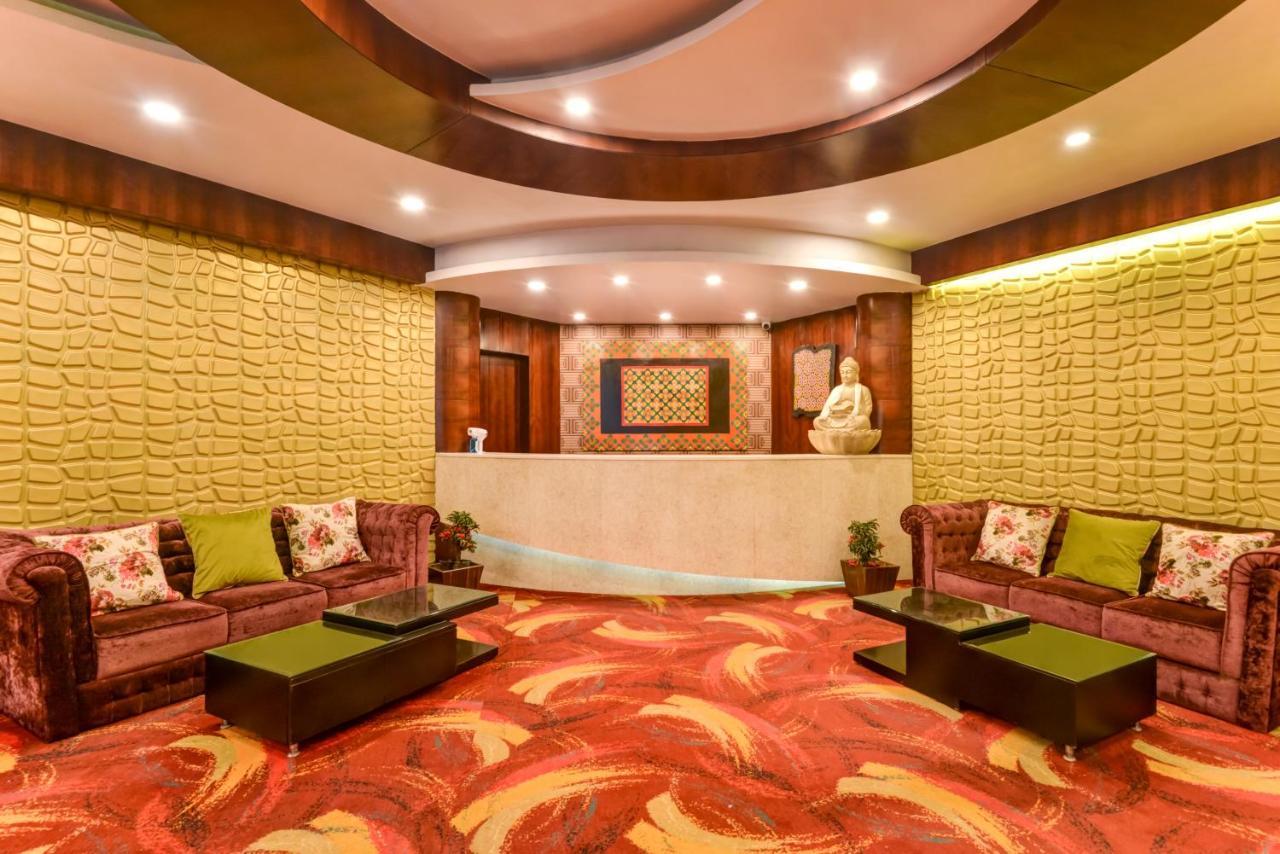 Summit Montana Suites & Spa At Mall Darjeeling  Buitenkant foto