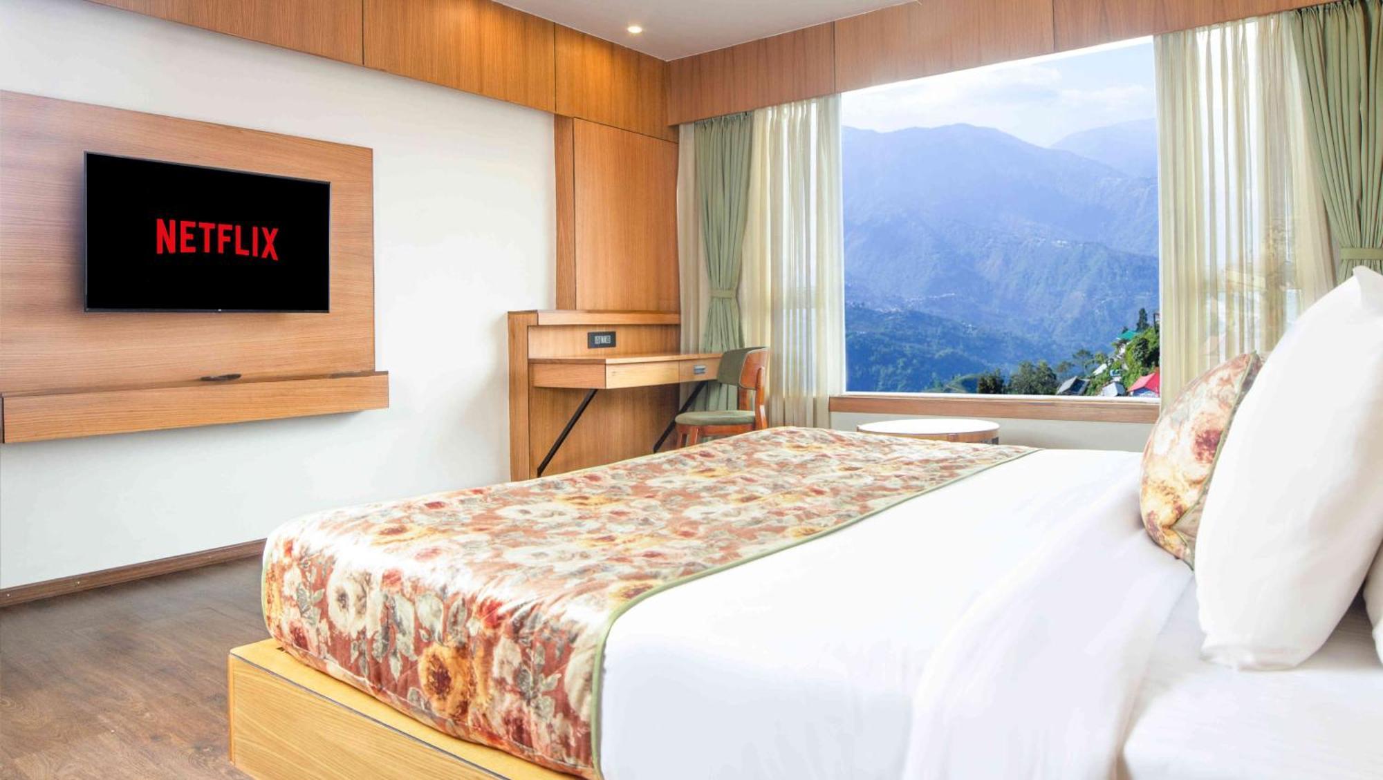 Summit Montana Suites & Spa At Mall Darjeeling  Buitenkant foto