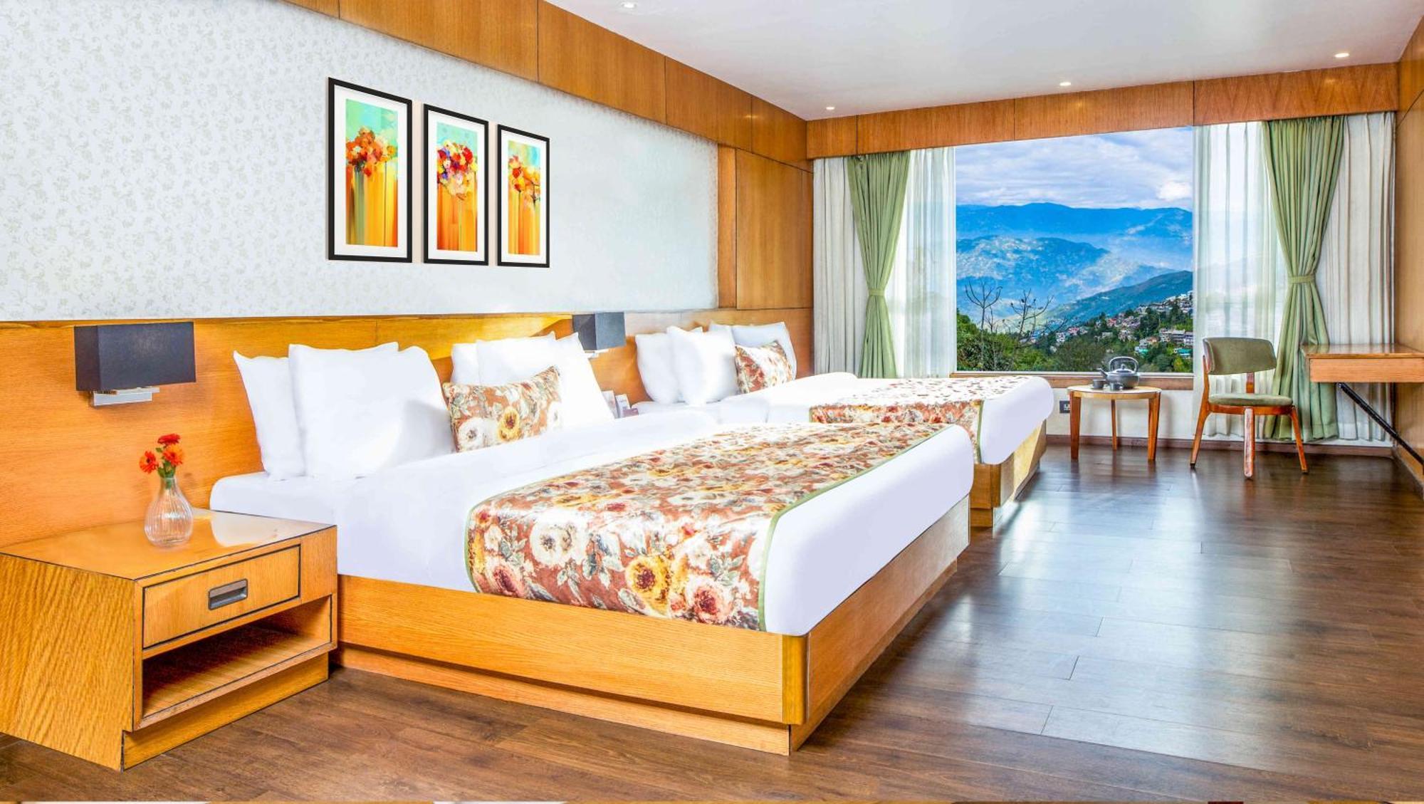 Summit Montana Suites & Spa At Mall Darjeeling  Buitenkant foto