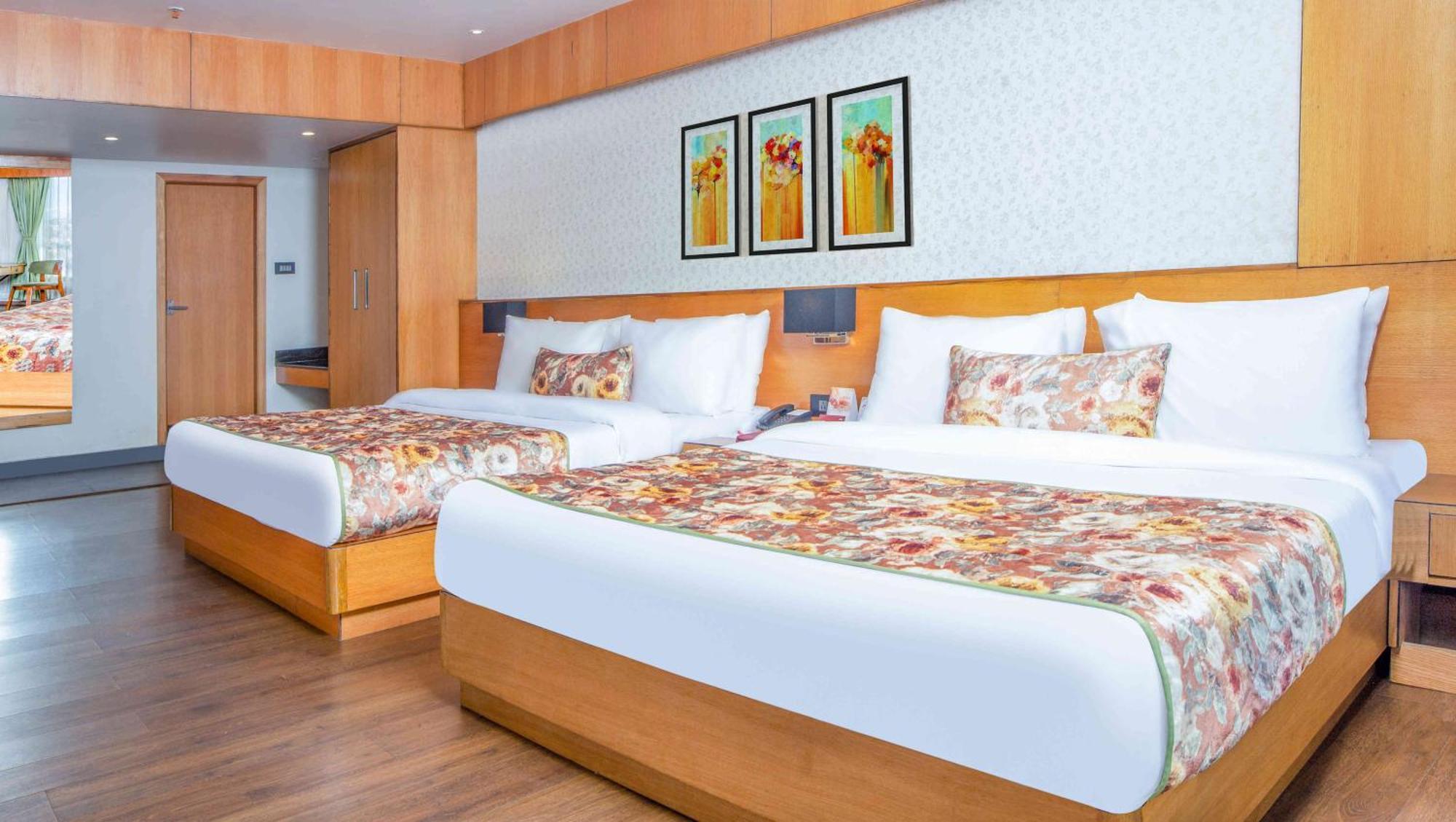 Summit Montana Suites & Spa At Mall Darjeeling  Buitenkant foto