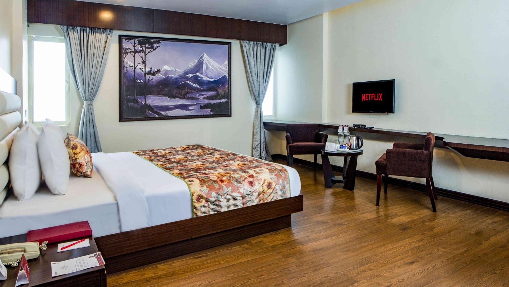 Summit Montana Suites & Spa At Mall Darjeeling  Buitenkant foto